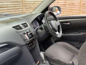 Used Suzuki Swift 2012 for sale - 79179069: Photo