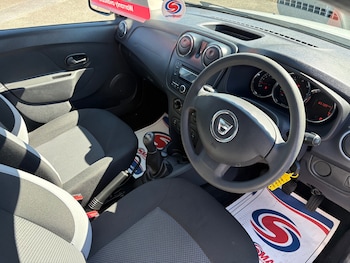 Used Dacia Sandero 2015 for sale - 79462986: Photo