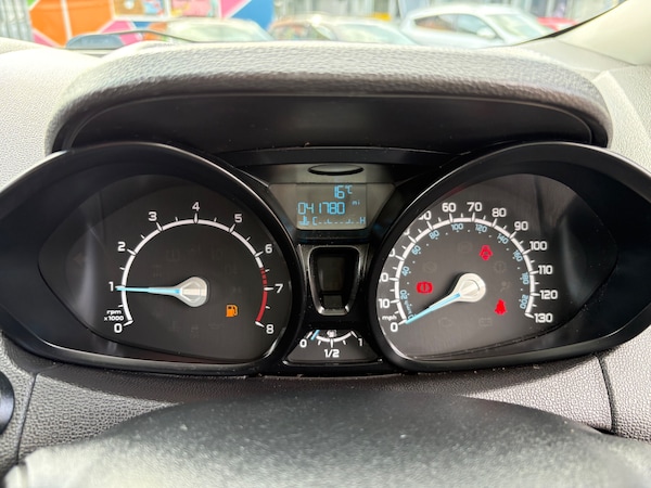 Used Ford Ecosport 2015 for sale - 76169272: Photo 18
