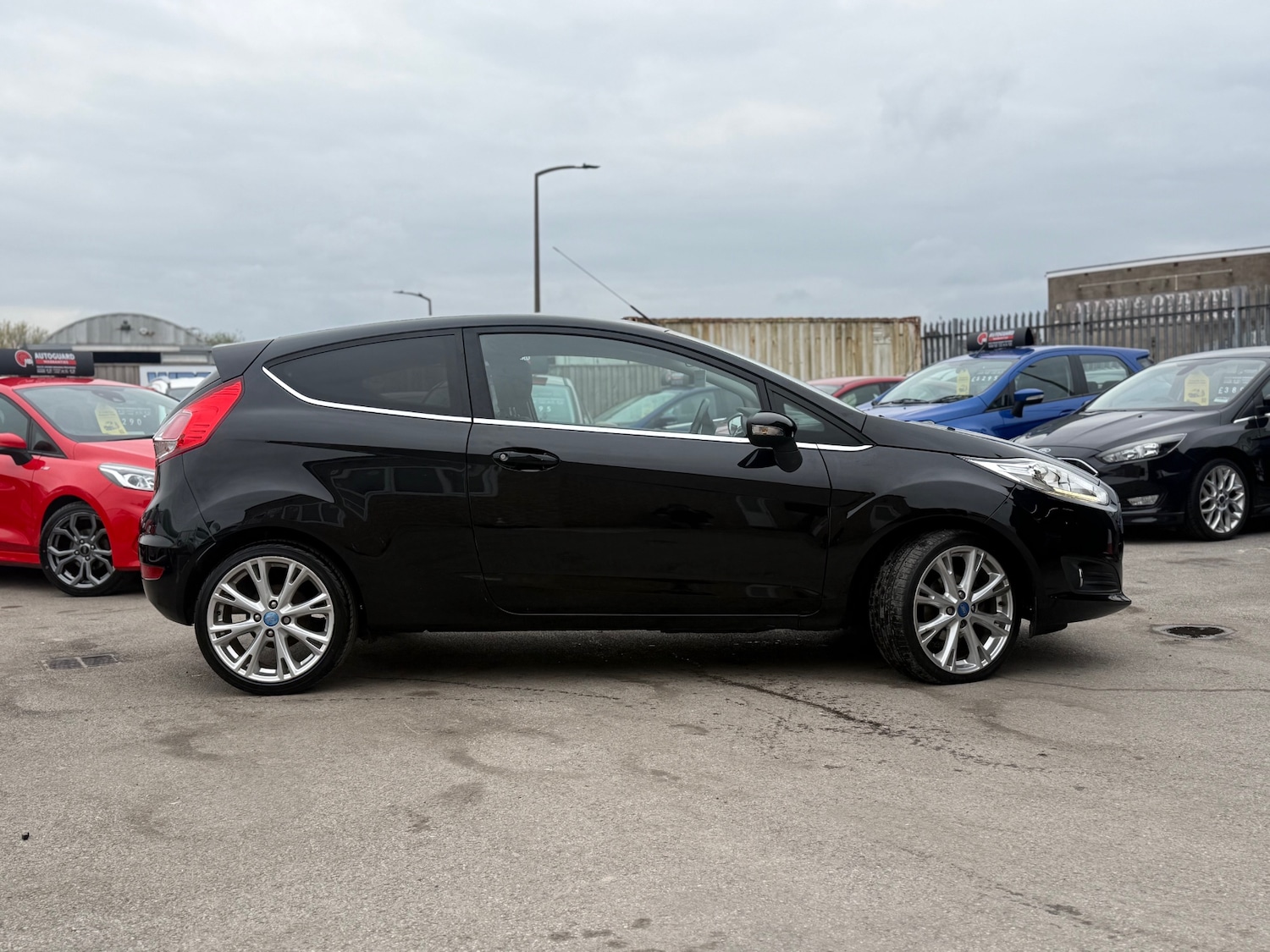 Used Ford Fiesta 2015 for sale - 78093055: Photo 25