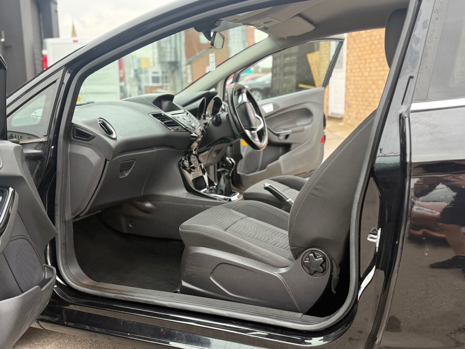 Used Ford Fiesta 2015 for sale - 78093055: Photo 29