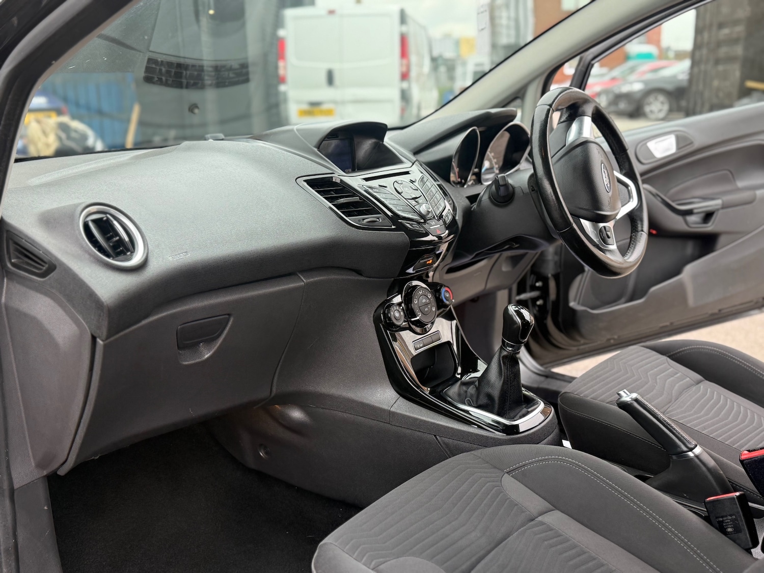 Used Ford Fiesta 2015 for sale - 78093055: Photo 30