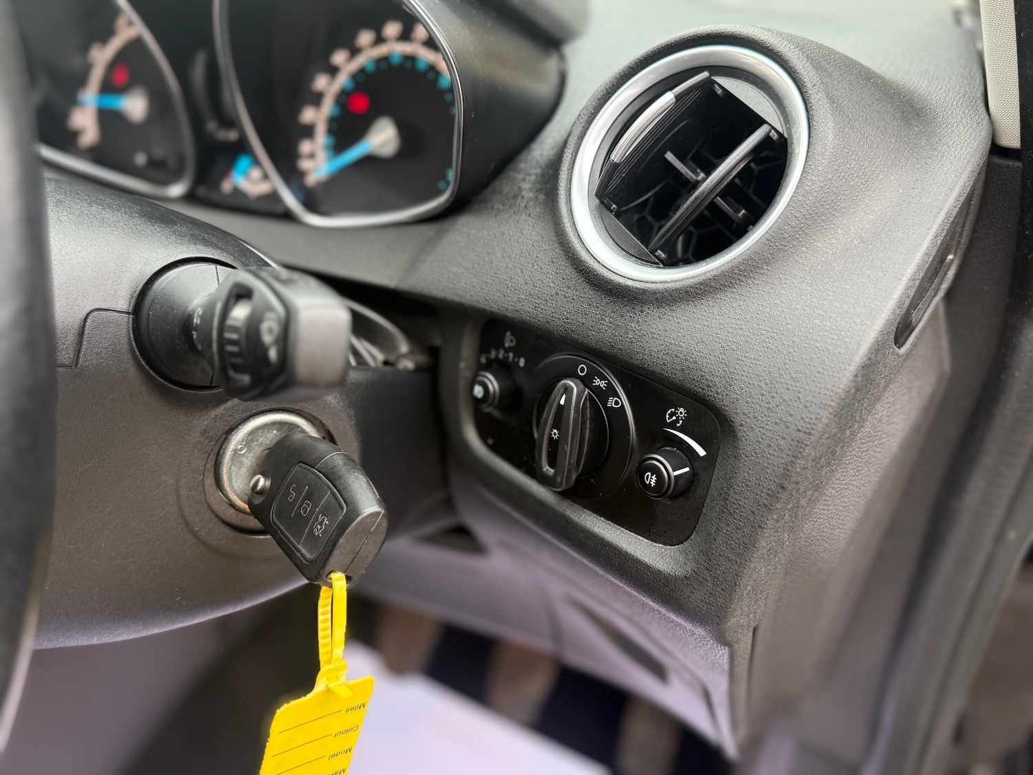 Used Ford Fiesta 2015 for sale - 78093055: Photo 41