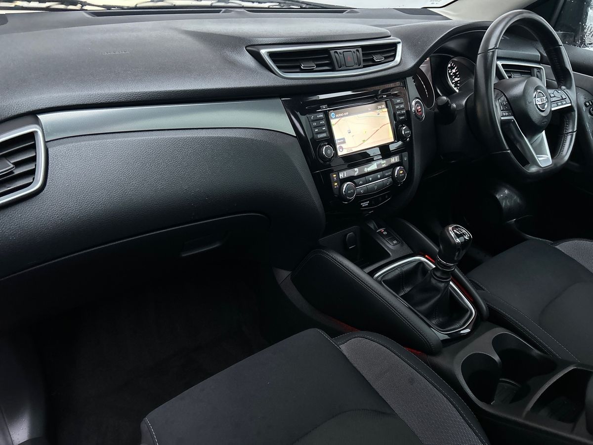 Used Nissan Qashqai 2017 for sale - 77546387: Photo 2