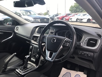 Used Volvo V40 2018 for sale - 75508606: Photo