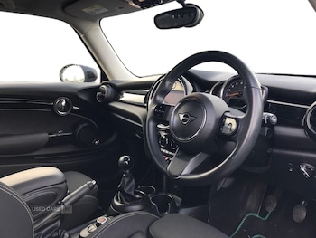 Used MINI Hatch 2021 for sale - 76825339: Photo