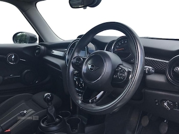 Used MINI Hatch 2019 for sale - 79256640: Photo