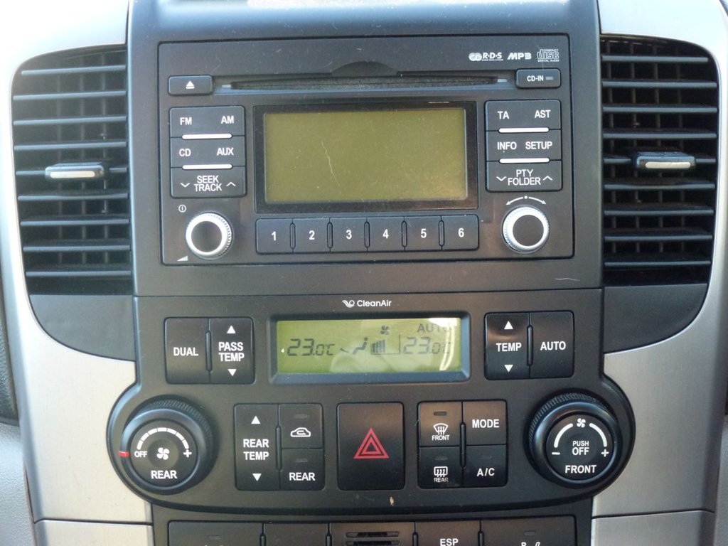 Used Kia Sedona 2011 for sale - 76950747: Photo 21