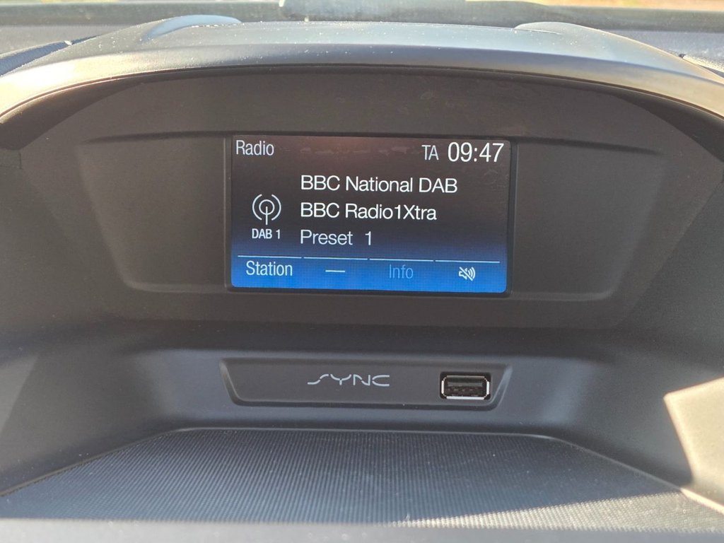 Used Ford C-Max 2016 for sale - 76304273: Photo 26