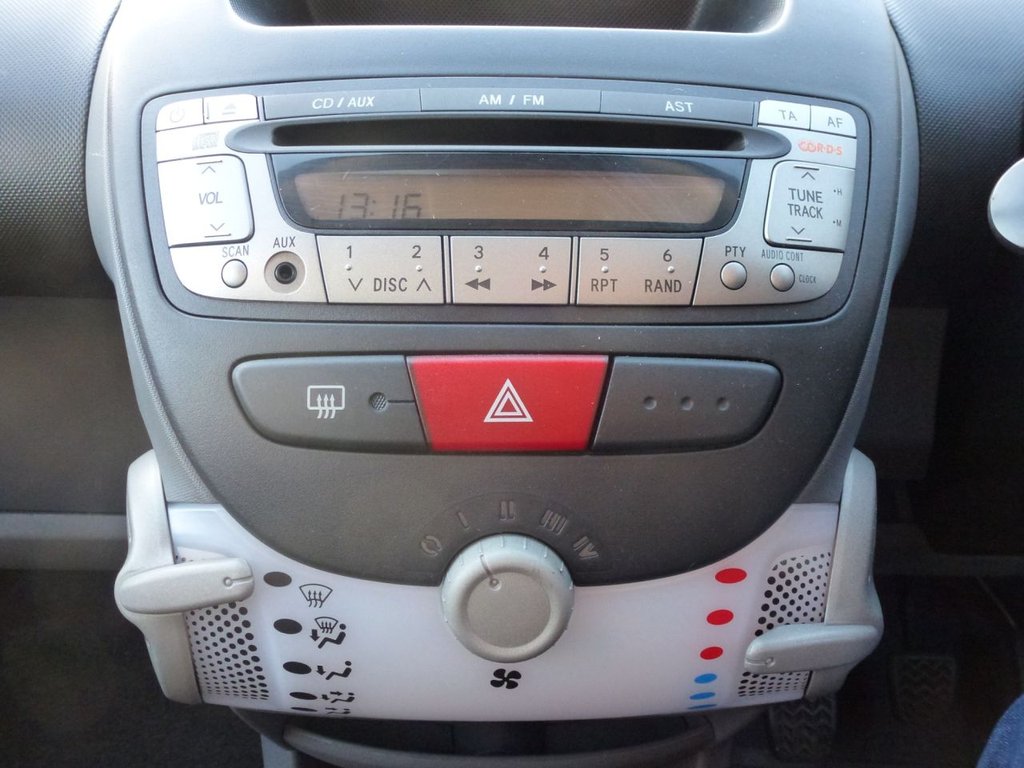 Used Peugeot 107 2009 for sale - 76210328: Photo 19