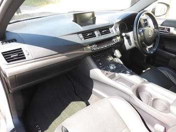 Used Lexus CT 2015 for sale - 75336110: Photo