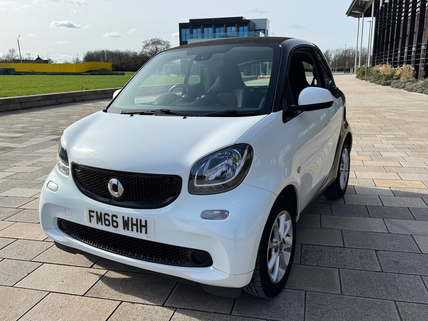 Used smart fortwo 2017 for sale - 77555670: Photo 3