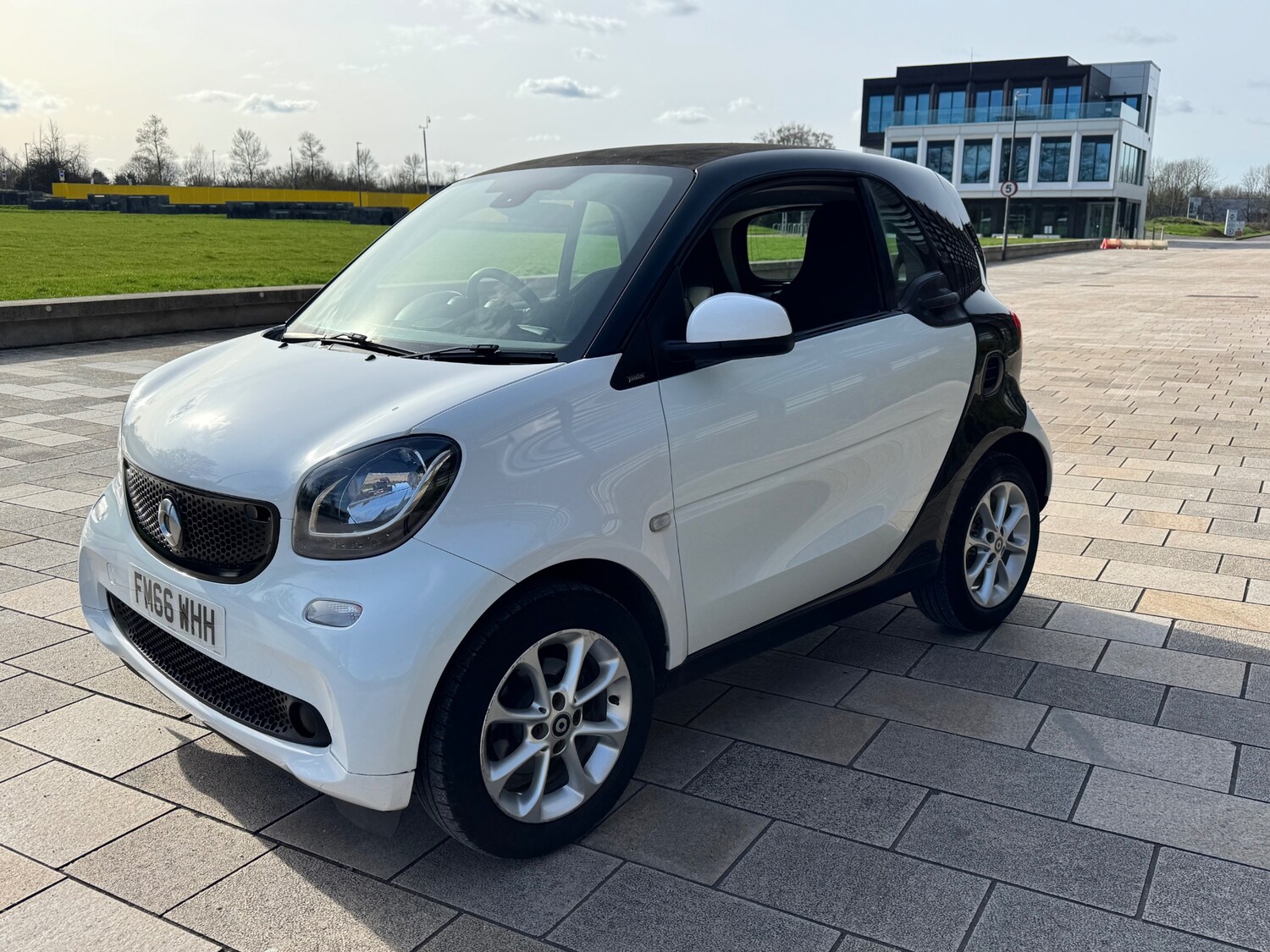 Used smart fortwo 2017 for sale - 77555670: Photo 4