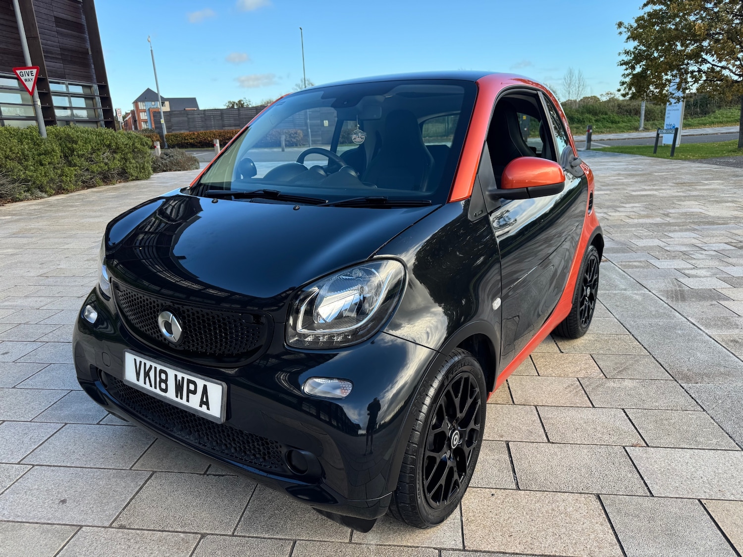 Used smart fortwo 2018 for sale - 76444680: Photo 3