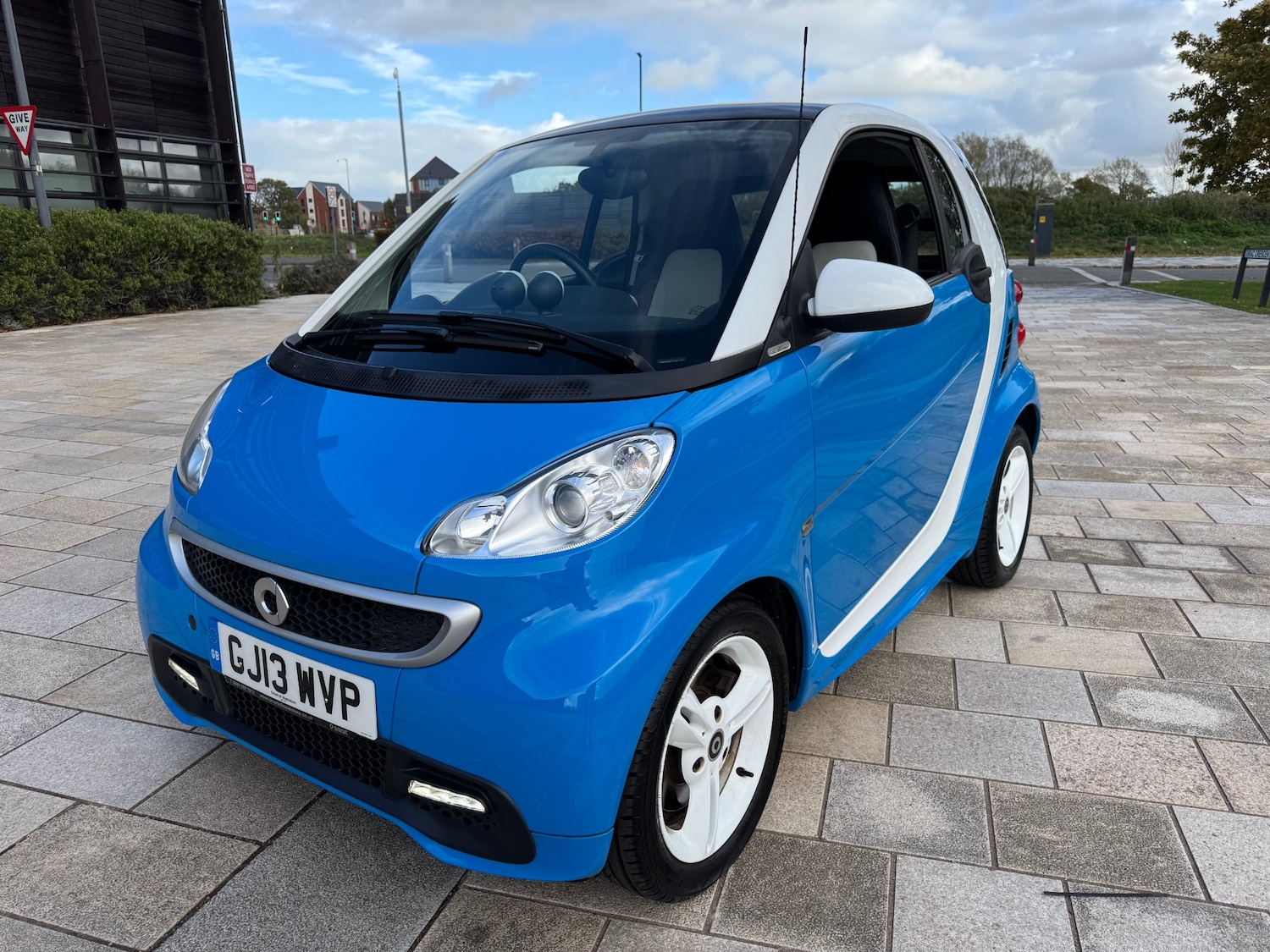 Used smart fortwo 2013 for sale - 76438550: Photo 3