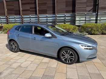 Used Volvo V40 2017 for sale - 78143709: Photo