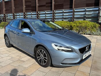 Used Volvo V40 2017 for sale - 78143709: Photo
