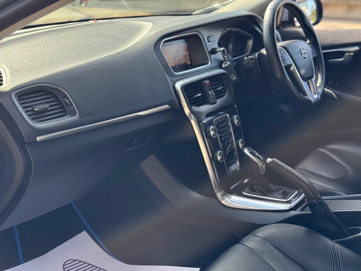 Used Volvo V40 2017 for sale - 78143709: Photo 36