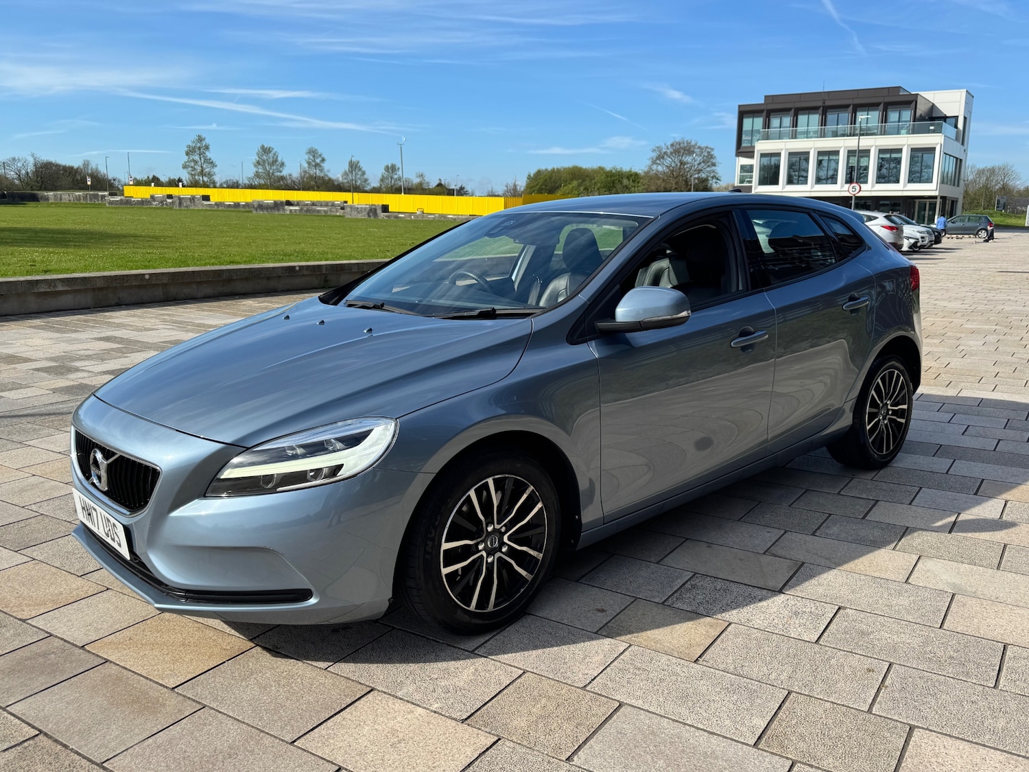 Used Volvo V40 2017 for sale - 78143709: Photo 4