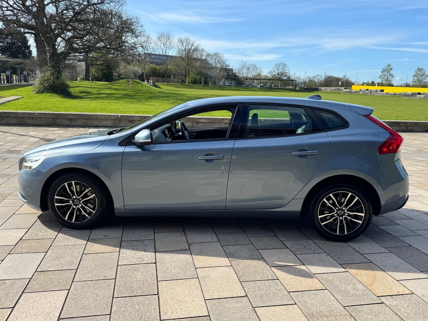 Used Volvo V40 2017 for sale - 78143709: Photo 5