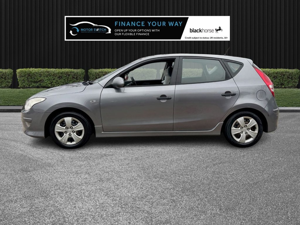 Used Hyundai i30 2011 for sale - 77594651: Photo 4