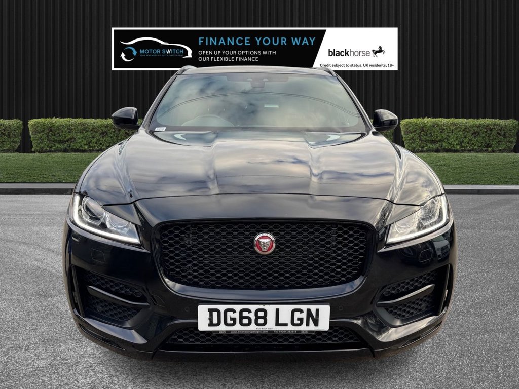 Used Jaguar F-Pace 2018 for sale - 76914739: Photo 2