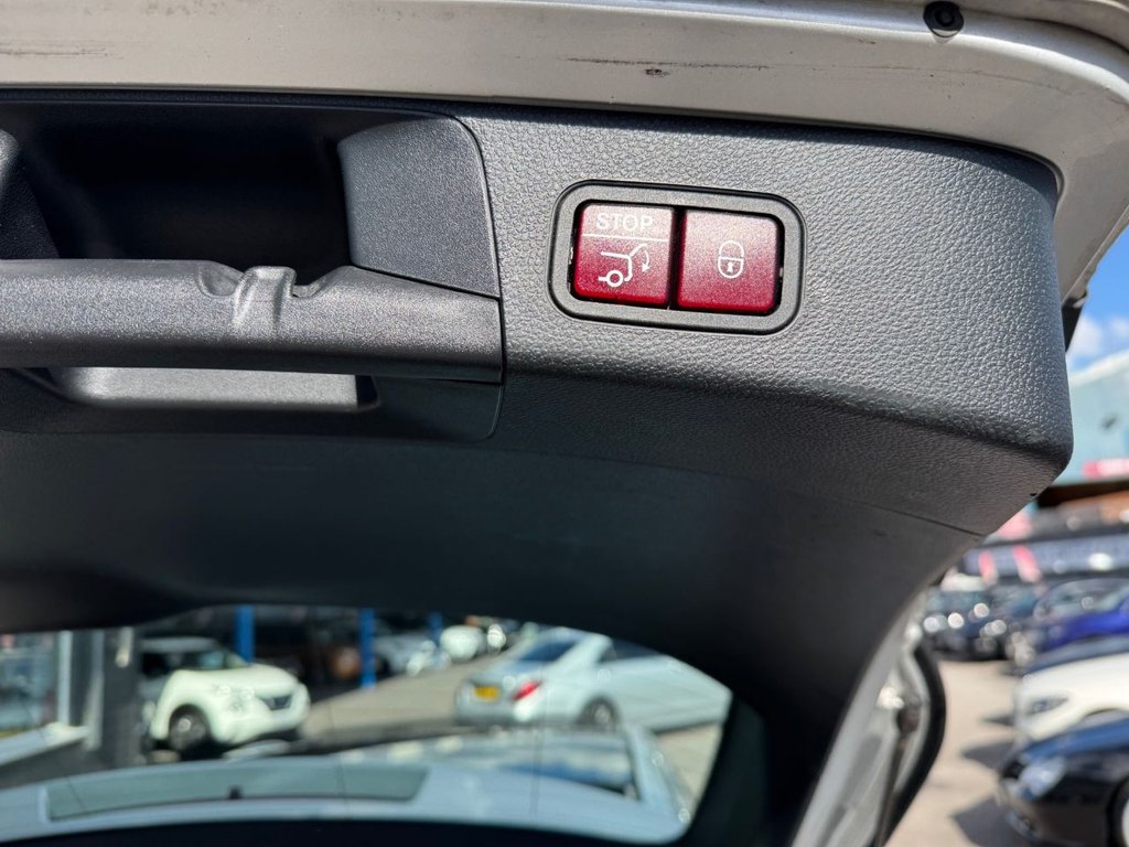 Used Mercedes-Benz C Class 2016 for sale - 75923404: Photo 35