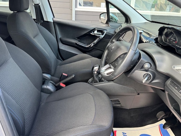 Used Peugeot 208 2019 for sale - 76132359: Photo 18