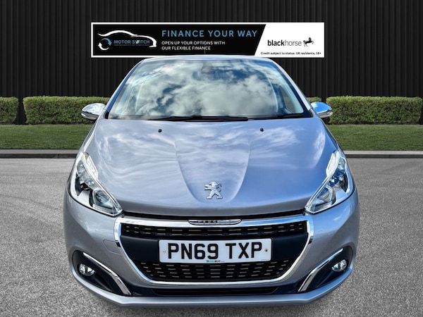 Used Peugeot 208 2019 for sale - 76132359: Photo 2