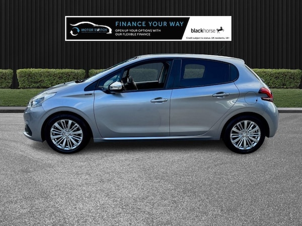 Used Peugeot 208 2019 for sale - 76132359: Photo 5