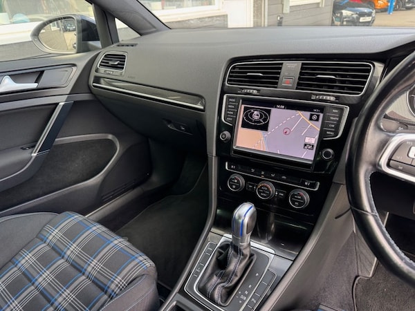Used Volkswagen Golf 2016 for sale - 76086420: Photo 16