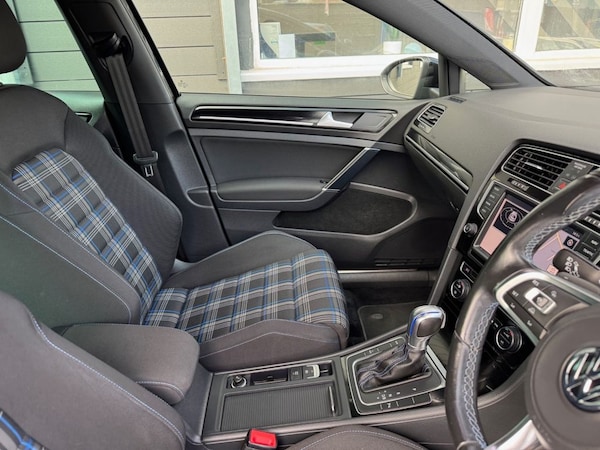Used Volkswagen Golf 2016 for sale - 76086420: Photo 17