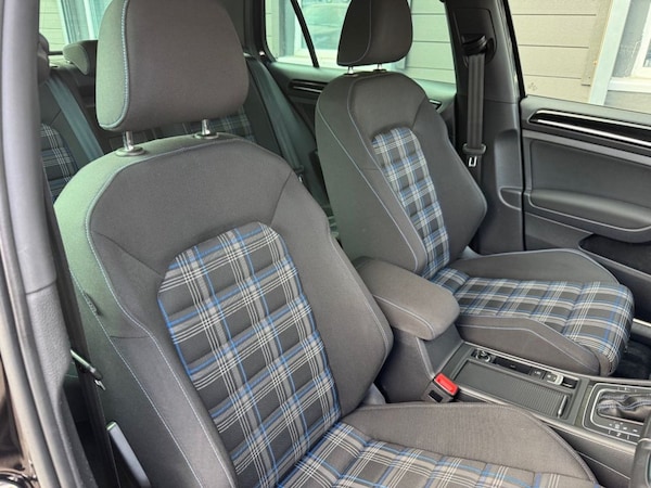 Used Volkswagen Golf 2016 for sale - 76086420: Photo 20