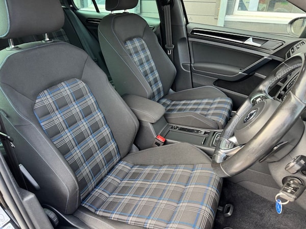 Used Volkswagen Golf 2016 for sale - 76086420: Photo 28
