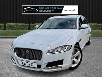 Used Jaguar XF 2018 for sale - 76914741: Photo