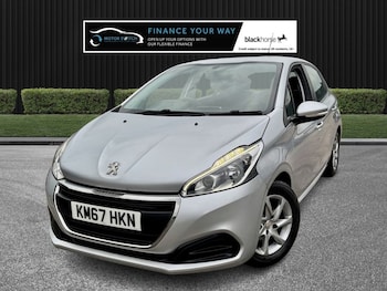 Used Peugeot 208 2017 for sale - 76303459: Photo 4