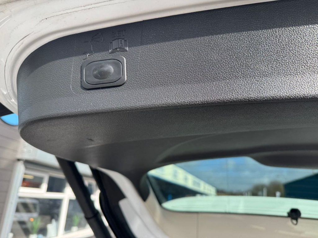 Used Ford Kuga 2015 for sale - 77835236: Photo 32