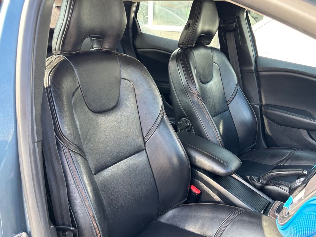 Used Volvo V40 Cross Country 2014 for sale - 77967089: Photo 24