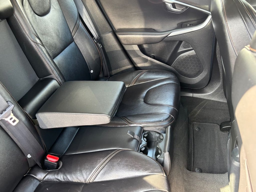 Used Volvo V40 Cross Country 2014 for sale - 77967089: Photo 30