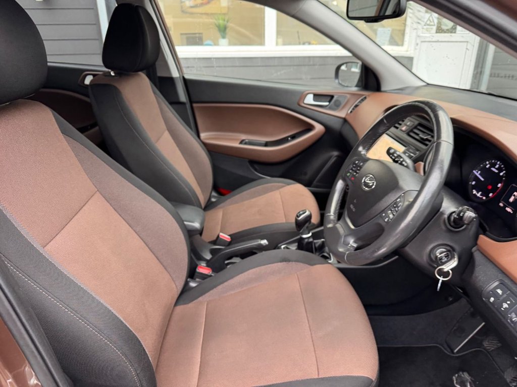 Used Hyundai i20 2016 for sale - 76867929: Photo 18