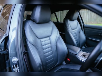 Used BMW 3 Series 2021 for sale - 76934795: Photo