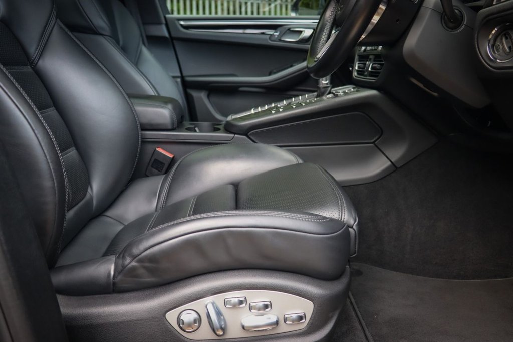 Used Porsche Macan 2019 for sale - 76190773: Photo 40