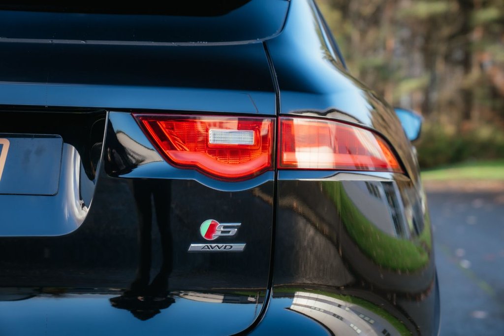 Used Jaguar F-Pace 2016 for sale - 76647660: Photo 20