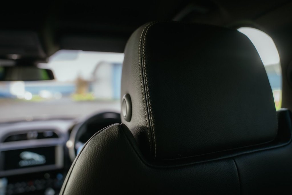 Used Jaguar F-Pace 2016 for sale - 76647660: Photo 37