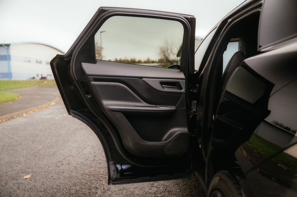 Used Jaguar F-Pace 2016 for sale - 76647660: Photo 43