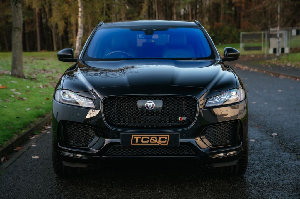 Used Jaguar F-Pace 2016 for sale - 76647660: Photo 8