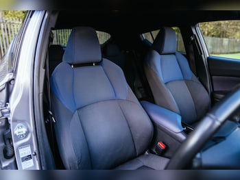 Used Toyota C-HR 2017 for sale - 78372134: Photo