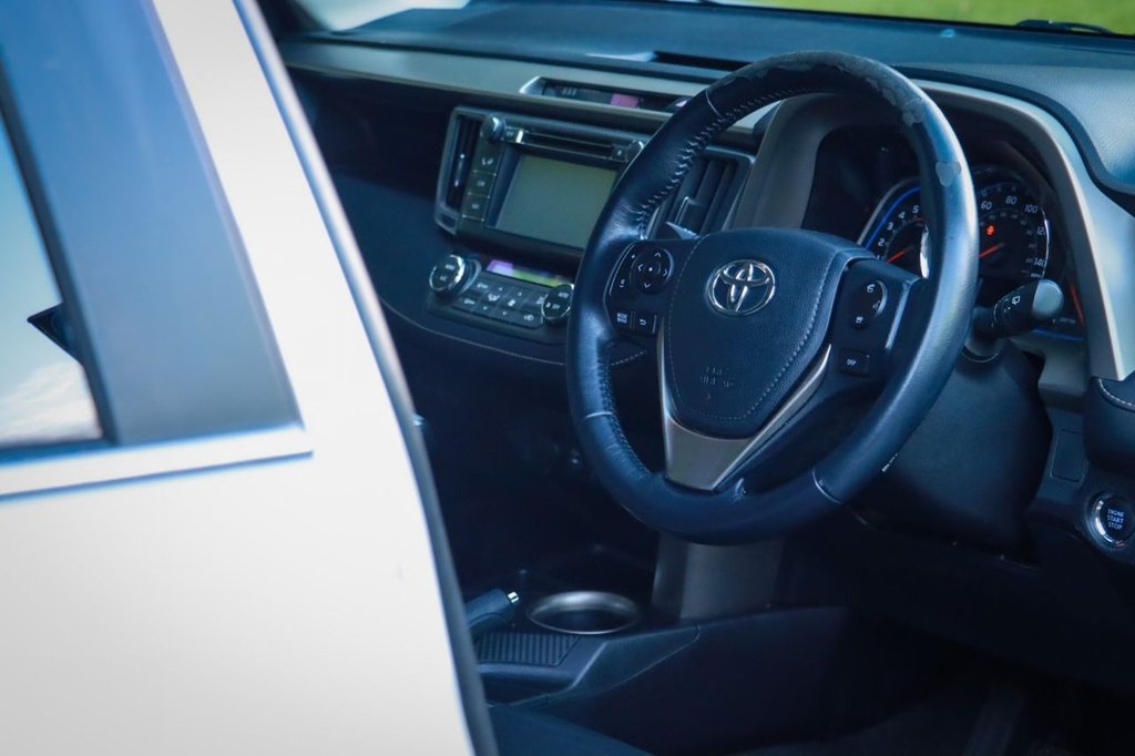 Used Toyota RAV4 2015 for sale - 76654409: Photo 38