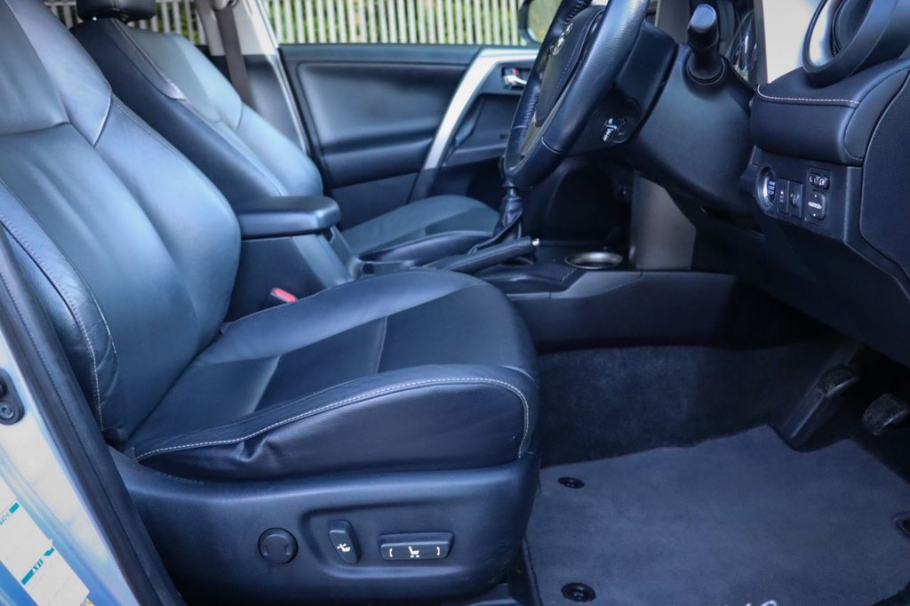 Used Toyota RAV4 2015 for sale - 76654409: Photo 40