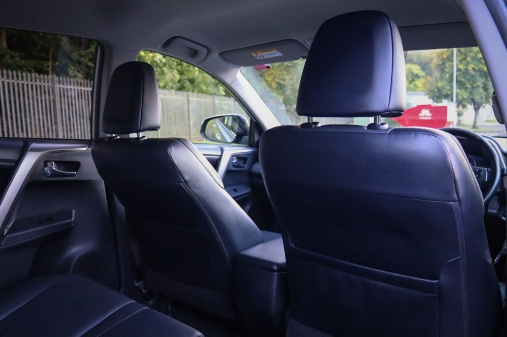 Used Toyota RAV4 2015 for sale - 76654409: Photo 42